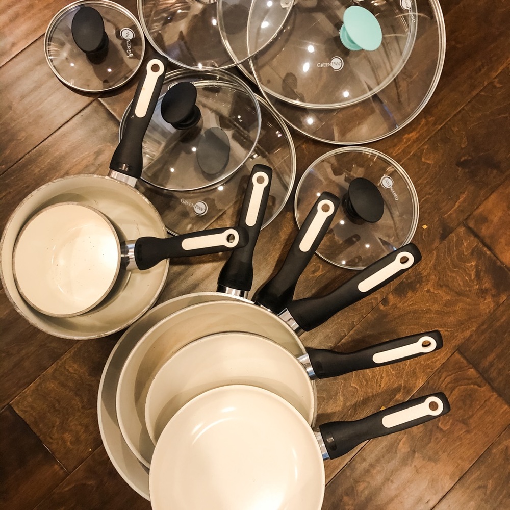 Set of Green Pans with lids